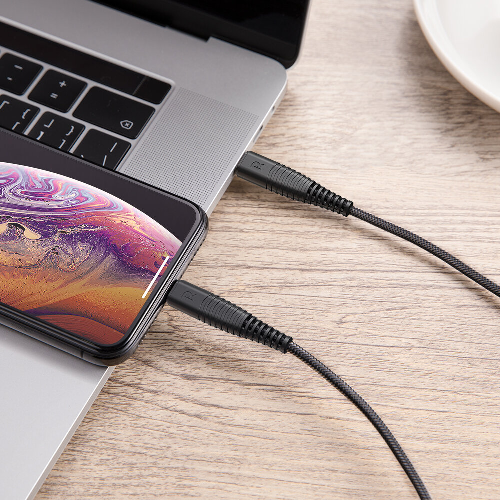 Усилен кабел RavPower USB-C към Lightning
